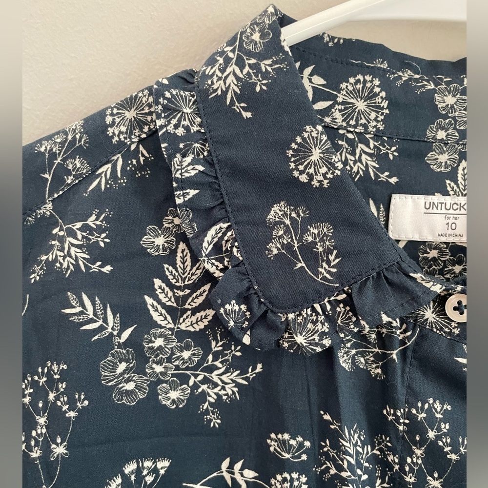 UNTUCKit Women's Allison Floral Short Sleeve Shirt - Picture 5 of 7